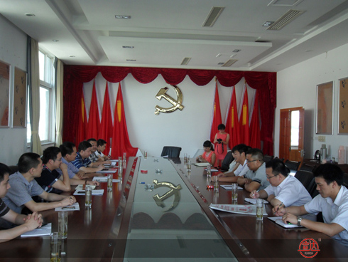 县委两新工委组织多部门来完美online(中国)现场答疑解惑