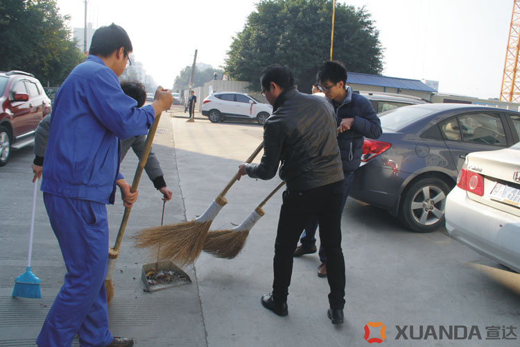 完美体育官网首页入口第一党支部举行党员义务劳动
