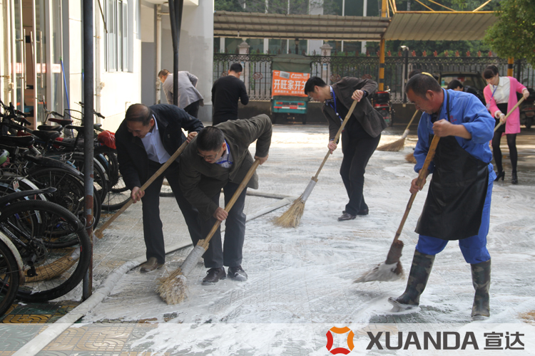 美化家园，爱我完美online(中国)-完美体育官网首页入口举行党员先锋模范义务劳动